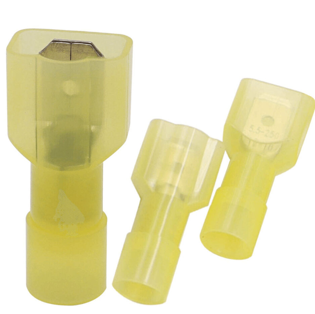 TERMINAL PLANA MACHO AISLADA AMARILLA