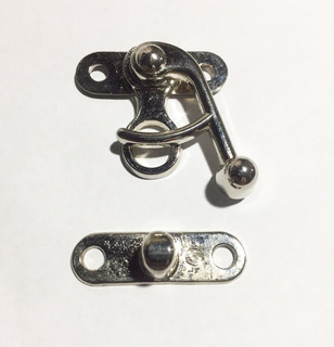 [1010] PASADOR PICO LORO IZQUIERDA