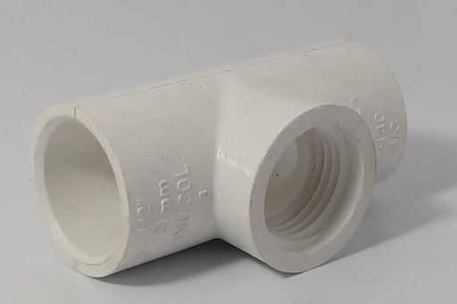 [1010] TEE PVC CON UNA ROSCA 1/2